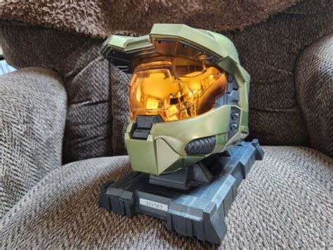 Halo 3 Legendary Edition Master Chief Helmet Display With Stand Game