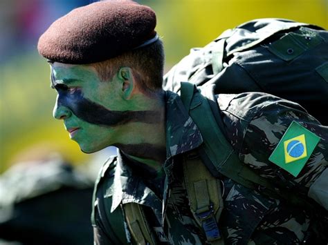 As notícias nacionais e internacionais mais relevantes, você encontra aqui! Mensagens da Net: Dia do Soldado Homenagem do Mensagens da Net