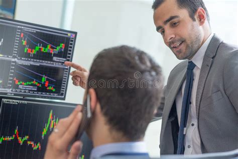 Brokers Screens Stock Photos Free And Royalty Free Stock Photos From