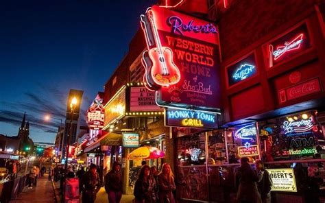Country Stars Share 13 Nashville Hot Spots You Dont Want To Miss