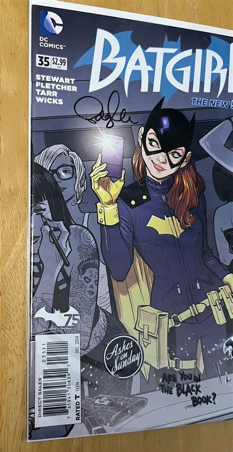 Batgirl 35 New Costume Dc Comics 2014 New 52 Sighed By Babs Tarr