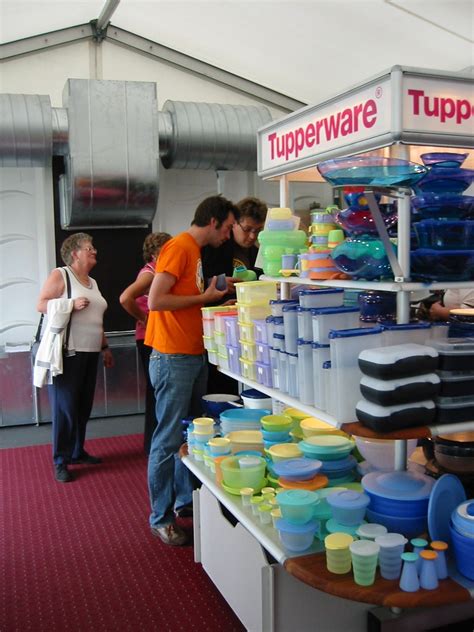 Tupperware Tupperware Expositie In Het Design Museum Te Ge Jeroen