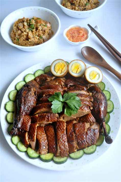 Duck rice is a southeast asian meat dish usually consumed by the chinese diaspora in maritime southeast asia, made of either braised or roasted duck and plain white rice. Teochew braised duck with yam rice 潮州卤鸭芋头饭 | Recipe (With ...