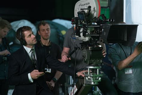 Zack snyder's justice league is so fragmented that it could've been titled 32 short films about the justice league. it often makes momentous promises or sets up seemingly important relationships which it promptly forgets. JUSTICE LEAGUE: Zack Snyder Shares More BTS Images ...