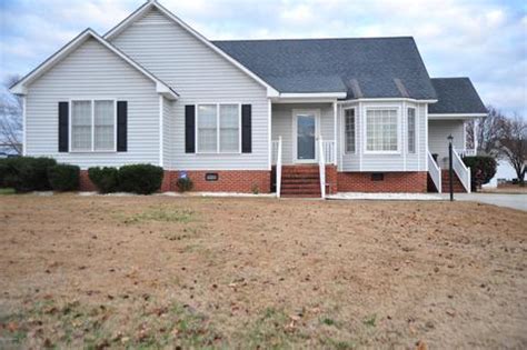 3 bedroom, 2 bath, single story, attached garage, fenced back yard $94,900 condo for sale in wilson, north carolina. 302 Wilson Homes for Sale - Wilson NC Real Estate - Movoto