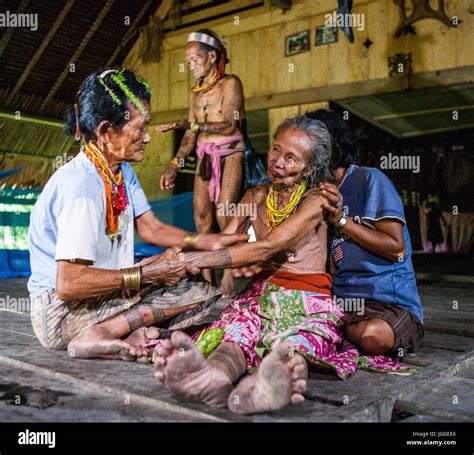 Mentawai People West Sumatra Siberut Island Indonesia 03 Oktober