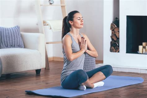 Practice it daily to create a toned, flexible and strong body. Yoga para principiantes en casa | Amor | Sólo Música Romántica