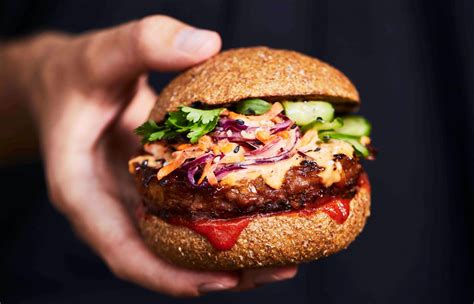 Linda Mccartneys Avant Garde Vegans ‘slammin Sriracha Burger