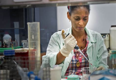 Manuel mayorga espichán, director nacional de la facultad de salud upn y médico especialista en cuidados intensivos. Cuba prueba su vacuna Covid-19 en voluntarios de 60 a 80 ...