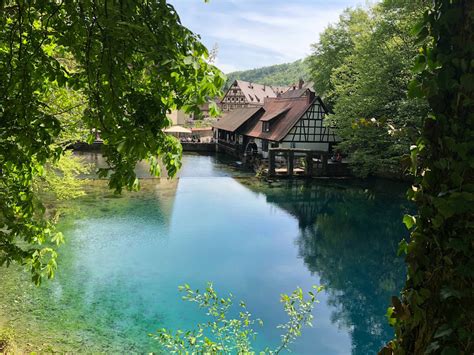 Blautopf in blaubeuren und die schöne lau | top sehenswürdigkeit auf der schwäbischen alb. Ausflugsziel fürs Wochenende Blautopf Blaubeuren Baden ...