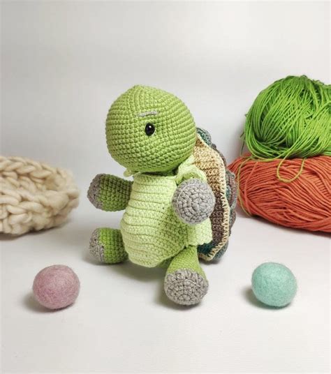 Artist Releases Diy Crochet Pattern For Her Adorable Amigurumi Turtle Toy