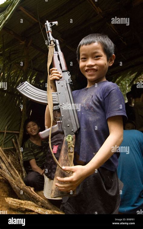 Laos Jungles Fotos Und Bildmaterial In Hoher Auflösung Alamy