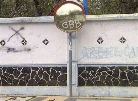 Vandalisme Madiun Tembok Dan Cermin Jalan Di Makam Gulun Jadi Sasaran Vandalisme Begini