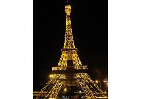 8 Replicas Of The Eiffel Tower Around The World Explanders