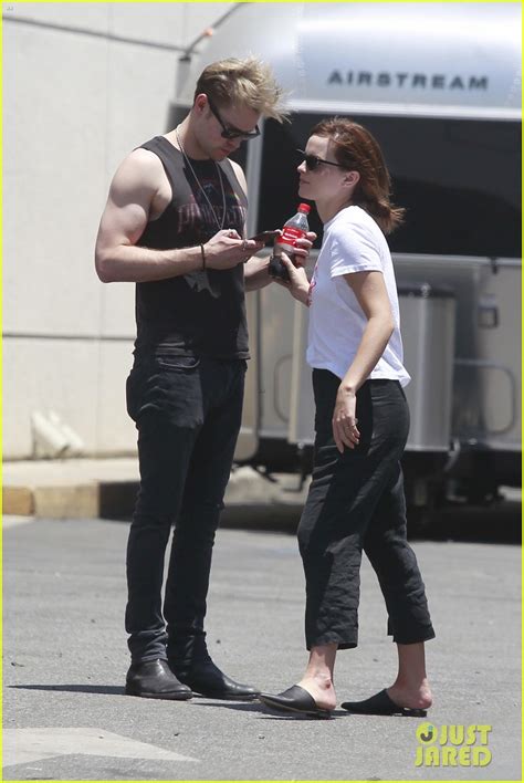 Emma Watson And Chord Overstreet Kiss And Flaunt Pda In New Photos Photo 4106201 Chord