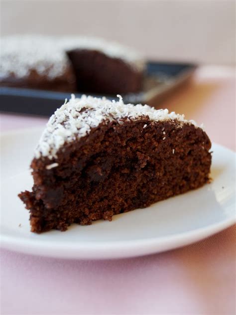 Schnell und leicht wird dieses dessert zubereitet. Schneller Eiweiß-Schokokuchen | danielas foodblog ...