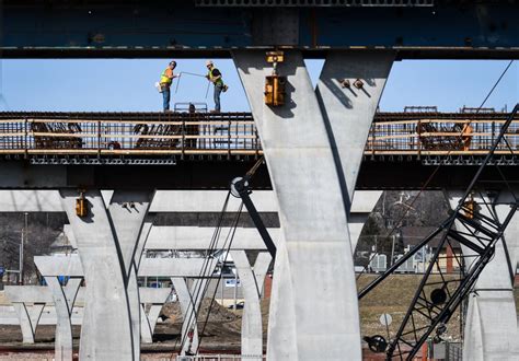 I 74 Bridge Work Ramps Up With H Piles Y Piers Local News