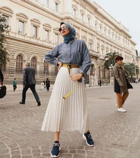 Ootd Rok Plisket Dan Cardigan Lengan Pendek - 0852-1000-0550(WA) Outer