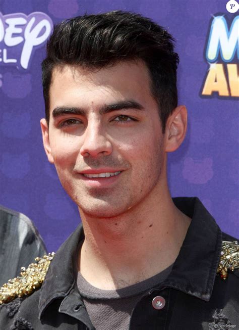 Joe Jonas à La Journée Radio Disney Music Awards 2016 Au Théâtre The