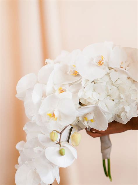 20 romantic white wedding bouquet ideas
