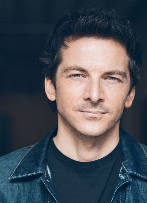 Si il y a fort à parier que son personnage reviendra occasionnellement dans astrid et raphaëlle, si deuxième saison il y a, bruce tessore s'est récemment expatrié dans le nord de la france le temps. » Piérick Tournier