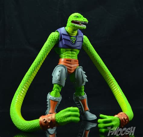 Masters Of The Universe Classics Blast Attack Sssqueeze And Peekablue Preview