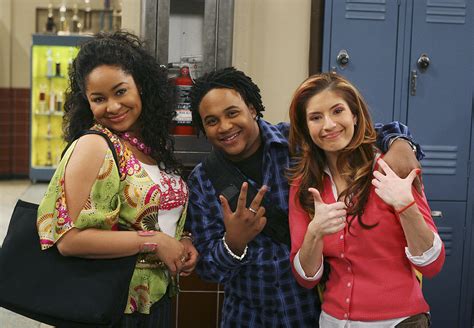 All the Times 'That's So Raven' Taught Valuable Lessons About Racism ...