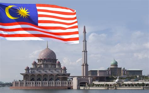 If you meant people of malaya before islam arrived then it. Is Malaysia a Muslim Country? - Answers