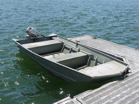 By the hour (weekdays only): Lake Murray Visitors Enjoying Concessions, Boat Rentals ...