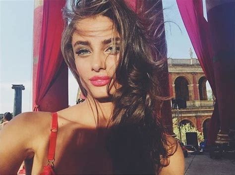 Taylor Hill Is The New Face Of Lanc Me How The American Supermodel Does French Girl Beauty
