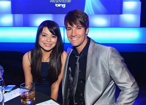 A video i made with a montage of pics of james and some girls he had love interests with on tv. Miranda Cosgrove and James Maslow Photos Photos - 14th ...