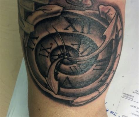 Sports bar in canton, georgia. Spiral clock - by Karlos at Suicide Kings in Canton, MI : tattoos