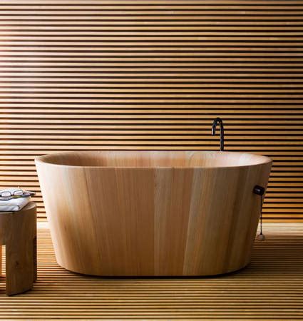 Cost of wooden crate is about 400 us$. Modern and Classic Design of Japanese Soaking Tub - HomesFeed