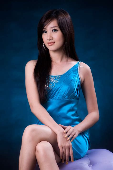 Myanmar Beautiful Model Yu Thandar Tins Attractive Fashion