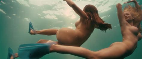 Nude Video Celebs Kelly Brook Nude Piranha 3d 2010