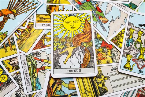 Surely you have asked already yourself: The Difference Between Tarot Cards and Oracle Cards
