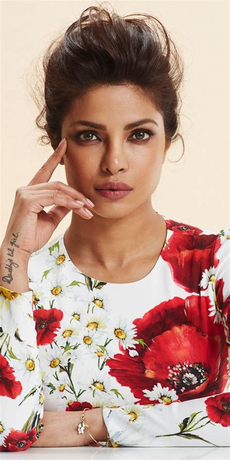1080x2160 Gorgeous Bollywood Actress Priyanka Chopra Wallpaper