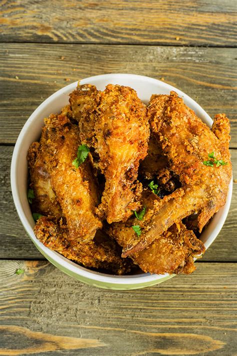 Korean fried chicken is a deliciously crispy chicken with a super sticky and savory bite you'll love. Fried Chicken Wings - Cooking Maniac