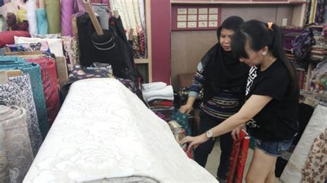 Desain baju sepeda satuan, vendor baju lari murah, toko kaos sepeda satuan, produsen kaos sport murah, agen baju sepeda murah, kedai jersey olahraga ekonomis, konveksi jersey mancing terjangkau, bikin baju. Model Baju Atasan Jahit Sendiri : Baju Batik Ondel Ondel ...