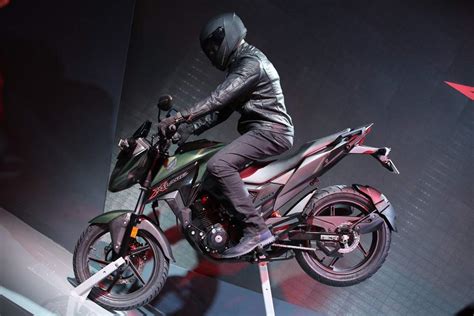 Honda 160cc X Blade Launched At Rs 78500 Booking Amount Rs 5000