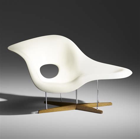 250 Charles And Ray Eames La Chaise