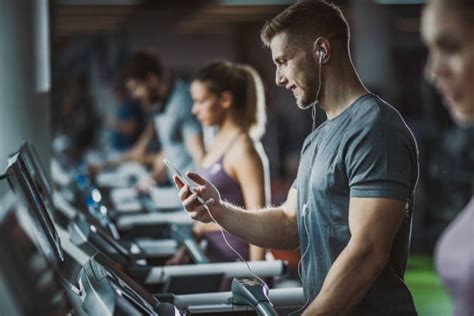 Us And Britain Which Tools Do Gym Goers Use To Track Their Fitness Or Diet Activities
