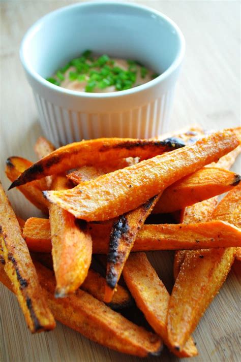 In a deep narrow bowl, drip the oil. sweet potato fries with mayo dipping sauce | Sweet potato ...