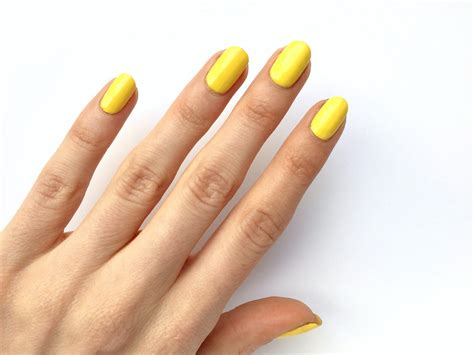 Why Do So Many Men Love Yellow Nail Polish Yellow Nails Yellow Nail