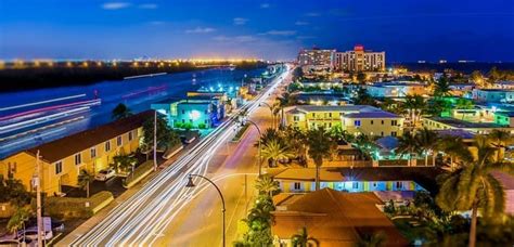 Whale watching happens everyday, and. 10 things to do in Hollywood Florida - EASY AIR RENTALS