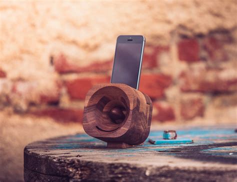 Trobla The Wooden Amplifier For Your Smartphone Smartphone Speaker