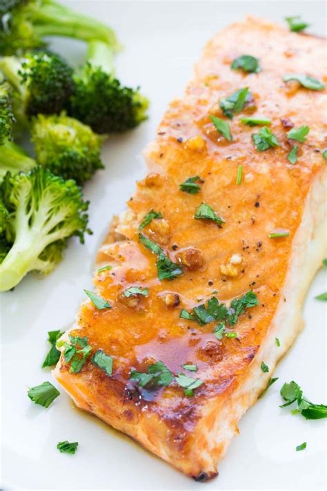 The Best Easy Oven Baked Salmon Recipe The Salmon Is Cooked In A Honey