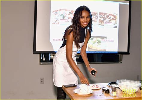 Photo Jasmine Tookes Hosts Pizza Making Class In Nyc 05 Photo