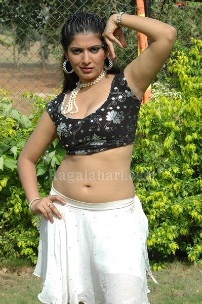 bollywood actress wallpapers desi masala hot actress taslima sheik sexy pics spicy gallery
