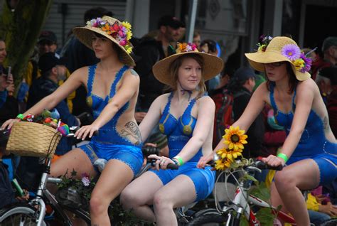 SLIDESHOW The Fremont Solstice Parade Westside Seattle